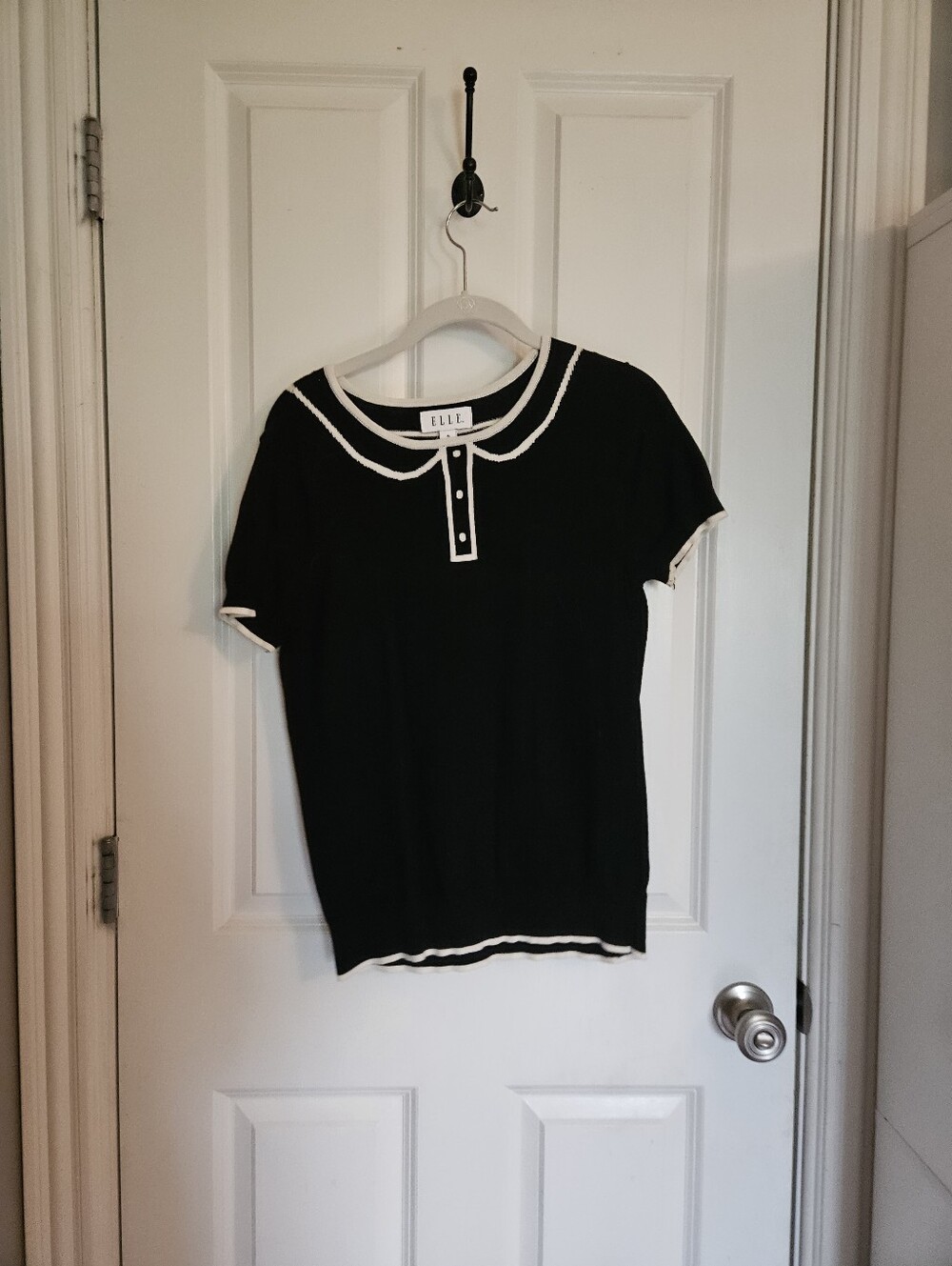 Elle Black Short Sleeve Knit Top with White Trim Collar